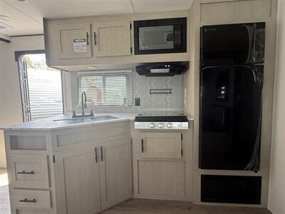 2025 SHASTA 530BQB OASIS   - Photo 9 - Hatch, NM 87937