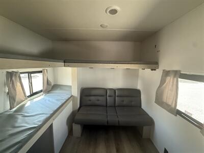 2025 SHASTA 530BQB OASIS   - Photo 10 - Hatch, NM 87937