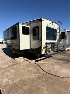2017 Coachmen Chaparral Lite 28RLS - Photo 4 - Hatch, NM 87937