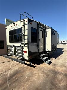2017 Coachmen Chaparral Lite 28RLS - Photo 3 - Hatch, NM 87937