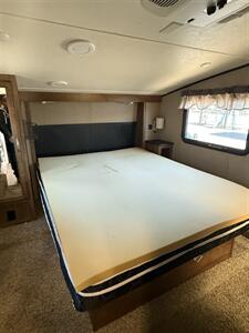 2017 Coachmen Chaparral Lite 28RLS - Photo 14 - Hatch, NM 87937