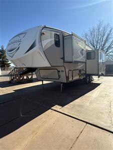 2017 Coachmen Chaparral Lite 28RLS - Photo 1 - Hatch, NM 87937