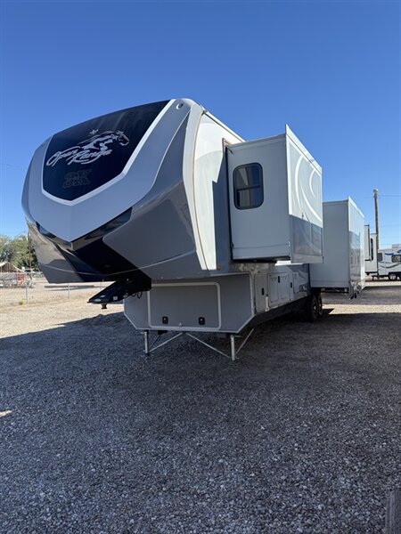 2014 OPEN RANGE 378RLS - Photo 1 - Hatch, NM 87937