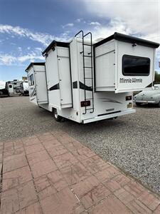 2017 Winnebago MINNIE WINNIE 26A - Photo 4 - Hatch, NM 87937