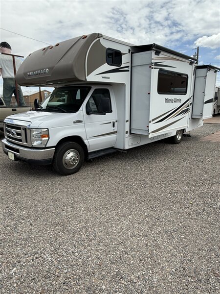 2017 Winnebago MINNIE WINNIE 26A   - Photo 1 - Hatch, NM 87937
