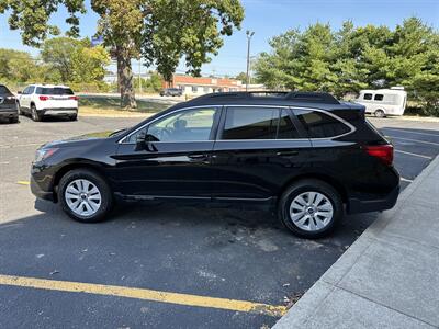 2018 Subaru Outback 2.5i Premium   - Photo 3 - Elkhart, IN 46514