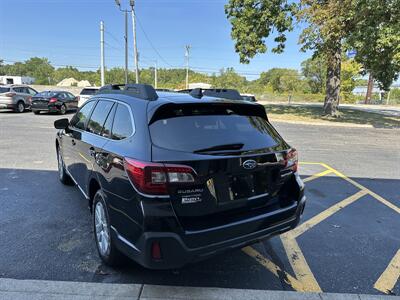 2018 Subaru Outback 2.5i Premium   - Photo 5 - Elkhart, IN 46514