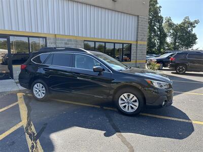 2018 Subaru Outback 2.5i Premium   - Photo 9 - Elkhart, IN 46514