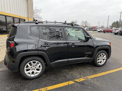 2015 Jeep Renegade Latitude   - Photo 8 - Elkhart, IN 46514
