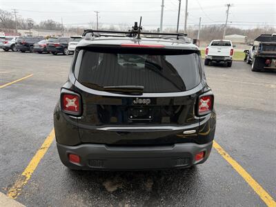 2015 Jeep Renegade Latitude   - Photo 6 - Elkhart, IN 46514