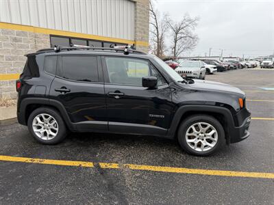 2015 Jeep Renegade Latitude   - Photo 9 - Elkhart, IN 46514