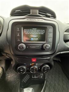 2015 Jeep Renegade Latitude   - Photo 17 - Elkhart, IN 46514