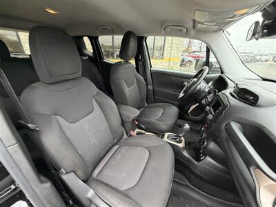 2015 Jeep Renegade Latitude   - Photo 12 - Elkhart, IN 46514