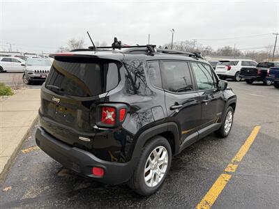 2015 Jeep Renegade Latitude   - Photo 7 - Elkhart, IN 46514