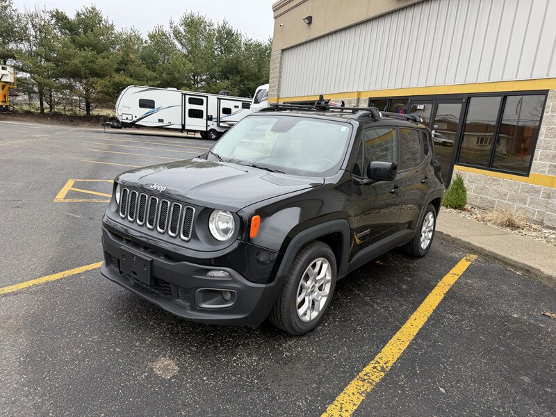 2015 Jeep Renegade Latitude   - Photo 1 - Elkhart, IN 46514