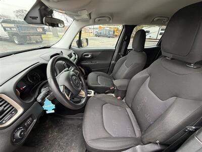 2015 Jeep Renegade Latitude   - Photo 16 - Elkhart, IN 46514