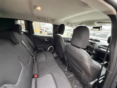 2015 Jeep Renegade Latitude   - Photo 13 - Elkhart, IN 46514