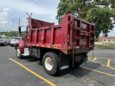 2005 Peterbilt 335 Dump Truck   - Photo 6 - Elkhart, IN 46514