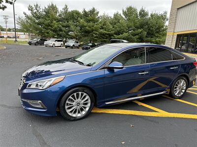 2015 Hyundai SONATA Limited   - Photo 2 - Elkhart, IN 46514