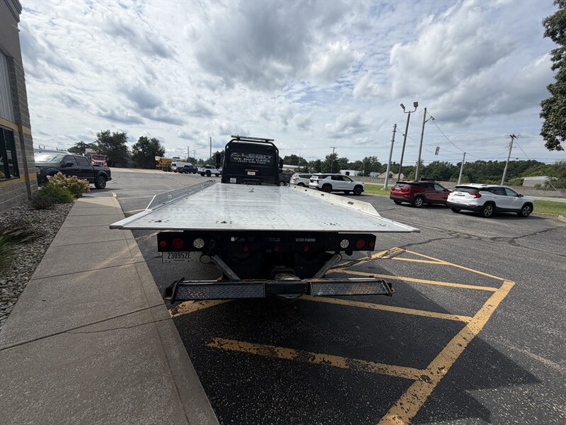 2025 Freightliner M2 106 - Photo 8 - Elkhart, IN 46514