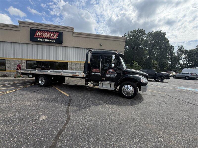 2025 Freightliner M2 106 - Photo 11 - Elkhart, IN 46514