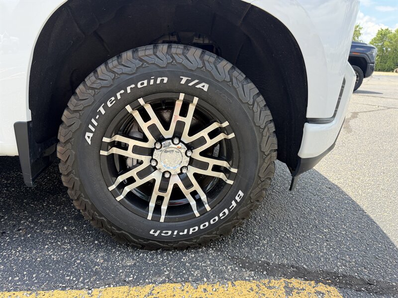 2020 Chevrolet Silverado 1500 RST - Photo 24 - Elkhart, IN 46514