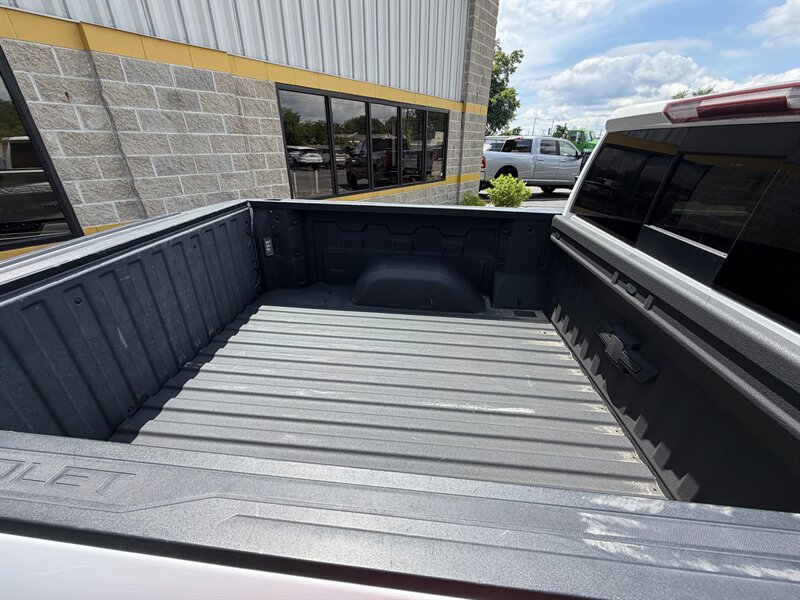 2020 Chevrolet Silverado 1500 RST - Photo 20 - Elkhart, IN 46514