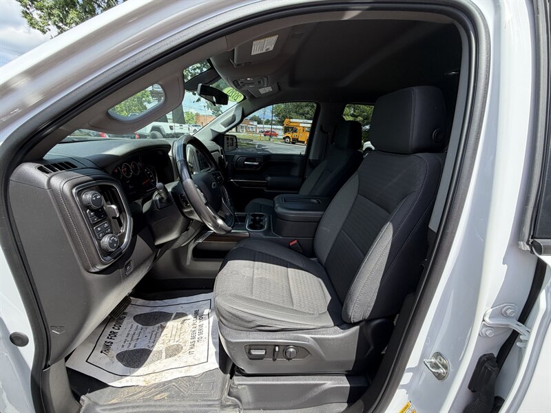 2020 Chevrolet Silverado 1500 RST - Photo 15 - Elkhart, IN 46514