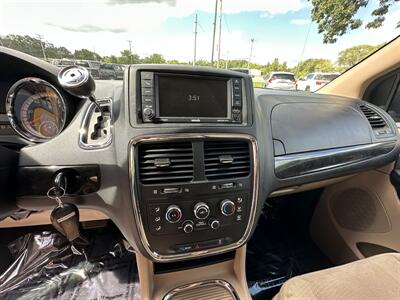 2015 Dodge Grand Caravan SXT   - Photo 22 - Elkhart, IN 46514