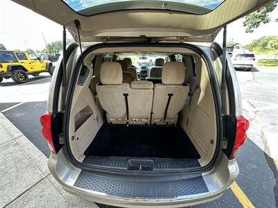 2015 Dodge Grand Caravan SXT   - Photo 15 - Elkhart, IN 46514