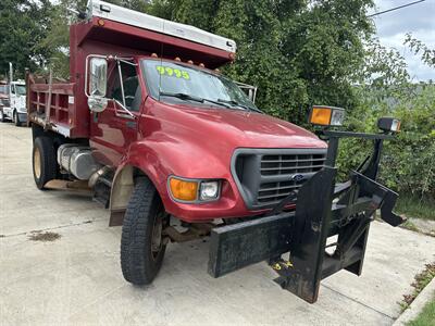2002 Ford F-650   - Photo 2 - Elkhart, IN 46514