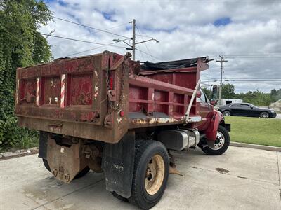 2002 Ford F-650   - Photo 8 - Elkhart, IN 46514