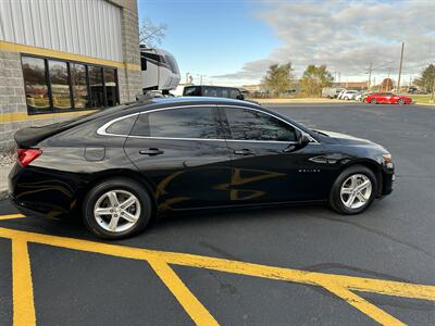 2020 Chevrolet Malibu LS   - Photo 6 - Elkhart, IN 46514