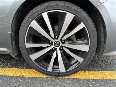 2019 Nissan Altima 2.5 SR   - Photo 4 - Elkhart, IN 46514