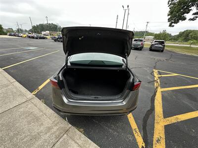 2019 Nissan Altima 2.5 SR   - Photo 13 - Elkhart, IN 46514