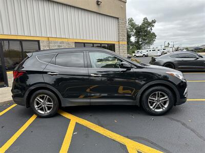 2017 Hyundai SANTA FE Sport 2.4L   - Photo 9 - Elkhart, IN 46514