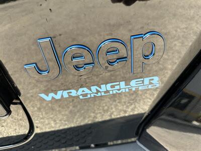 2022 Jeep Wrangler Unlimited High Altitude 4xe   - Photo 11 - Elkhart, IN 46514