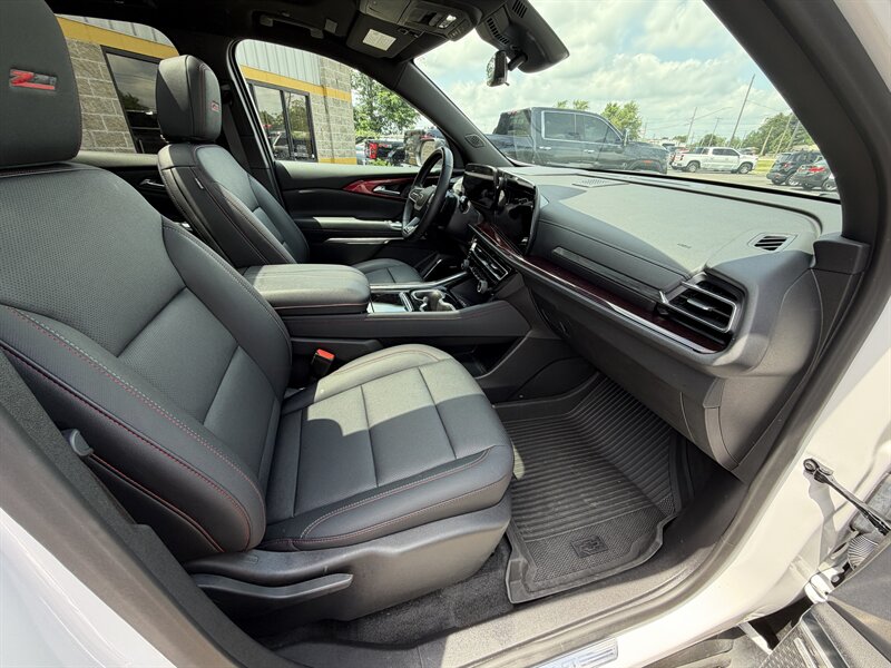 2024 Chevrolet Traverse Z71 - Photo 10 - Elkhart, IN 46514