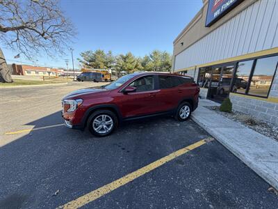 2024 GMC Terrain SLE   - Photo 2 - Elkhart, IN 46514