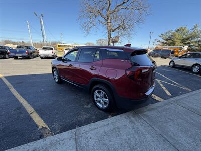 2024 GMC Terrain SLE   - Photo 4 - Elkhart, IN 46514