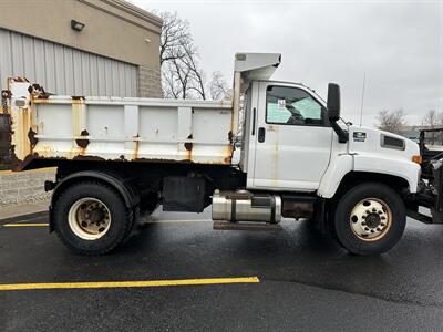 2009 Chevrolet 7500 Dump Truck   - Photo 5 - Elkhart, IN 46514