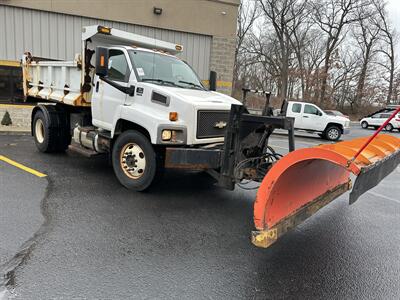 2009 Chevrolet 7500 Dump Truck   - Photo 7 - Elkhart, IN 46514