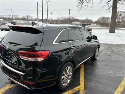 2017 Kia Sorento SX Limited V6   - Photo 5 - Elkhart, IN 46514