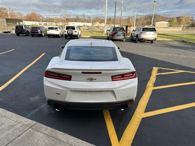 2018 Chevrolet Camaro LT   - Photo 5 - Elkhart, IN 46514