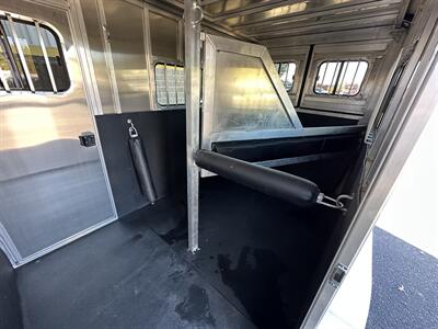 2024 Frontier Ambassador 67 " - Photo 5 - Elkhart, IN 46514