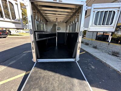 2024 Frontier Ambassador 67 " - Photo 6 - Elkhart, IN 46514