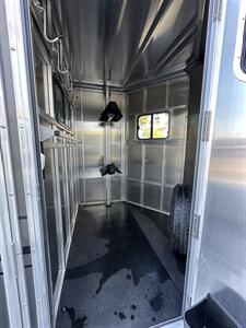 2024 Frontier Ambassador 67 " - Photo 10 - Elkhart, IN 46514