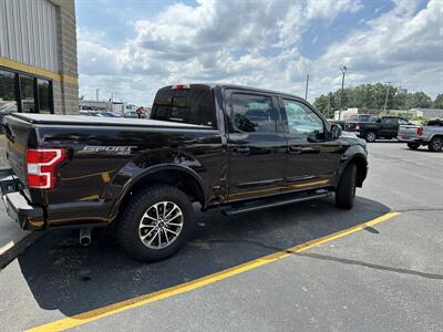 2018 Ford F-150 XLT   - Photo 8 - Elkhart, IN 46514