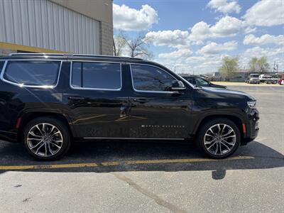 2023 Jeep Grand Wagoneer Series III   - Photo 9 - Elkhart, IN 46514