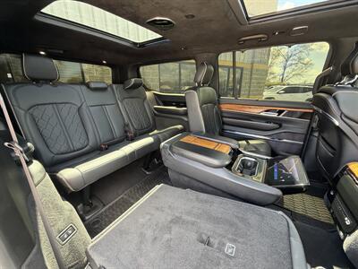 2023 Jeep Grand Wagoneer Series III   - Photo 15 - Elkhart, IN 46514